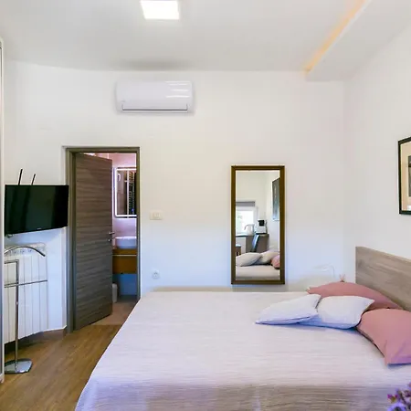Elvira Guest house Medulin
