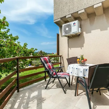 Elvira Guest house *