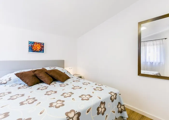 Elvira 게스트하우스 메덜린