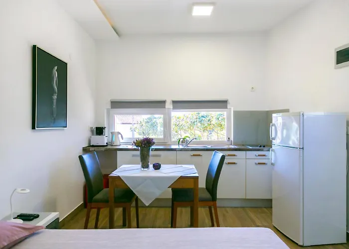 게스트하우스 Elvira 메덜린