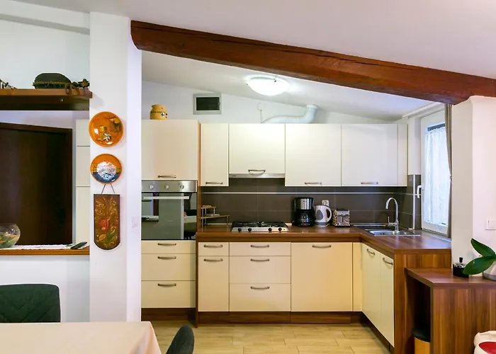 Elvira 게스트하우스 3*