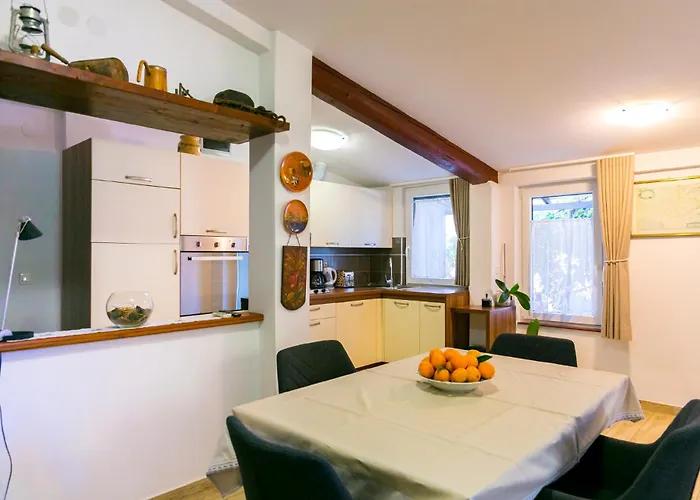 게스트하우스 Elvira 메덜린