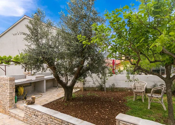 Gostinjska kuća Elvira 3*